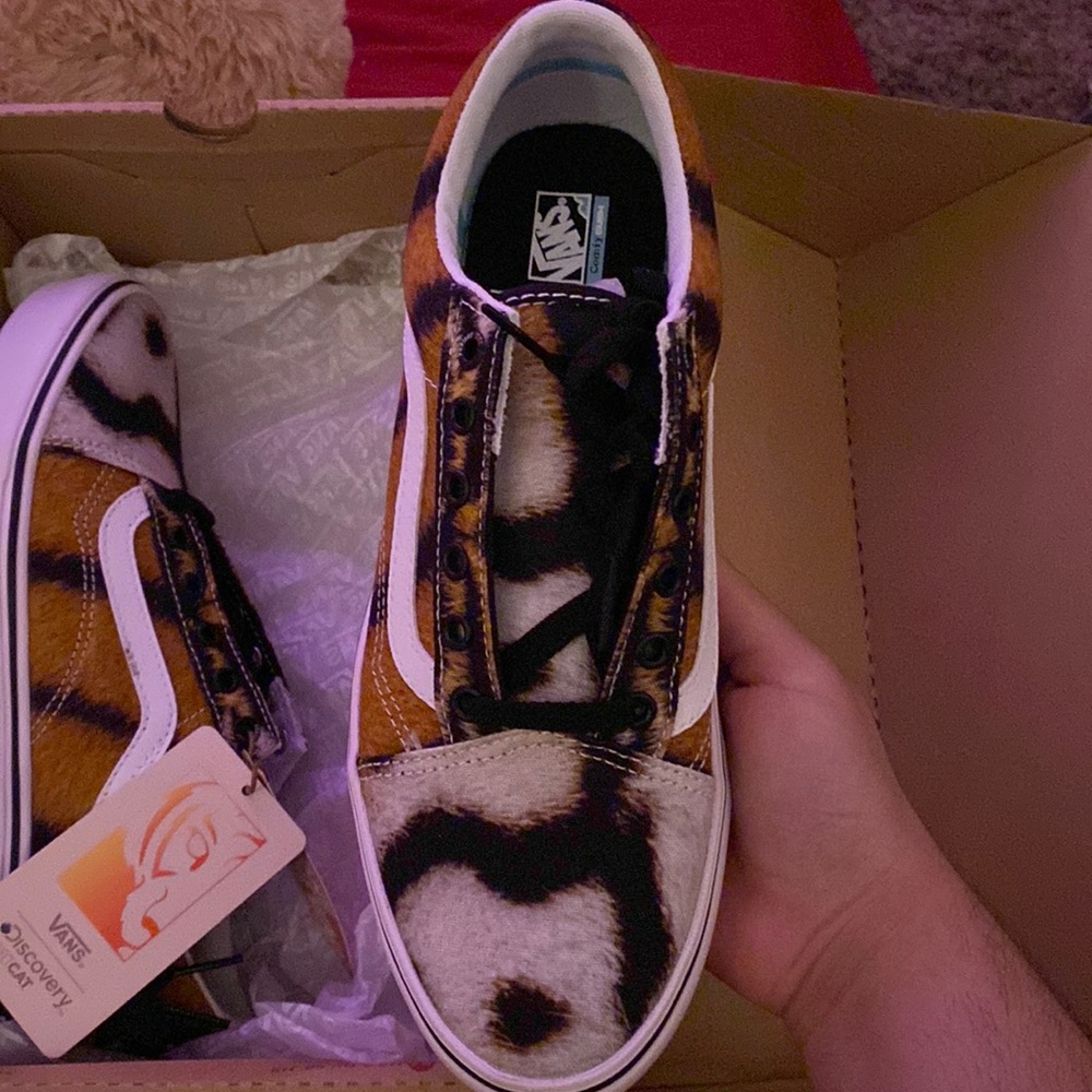 van’s project cat collection, animal prints size 6.5 never worn